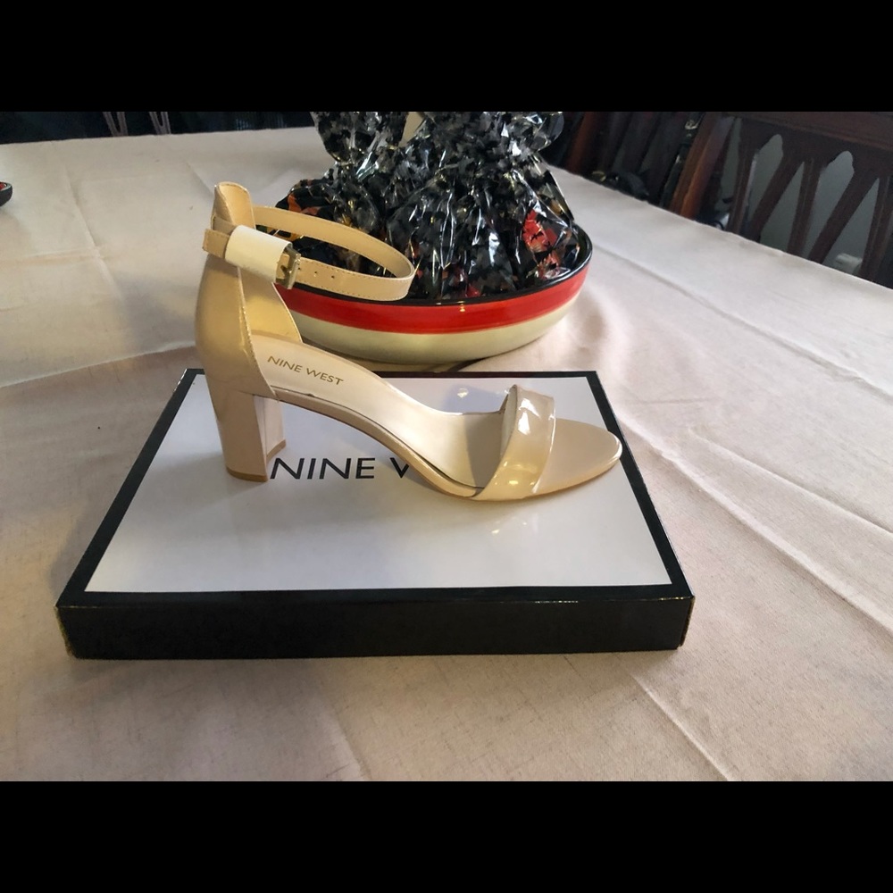 Women’s Nine West Heel shoes size 8.5
